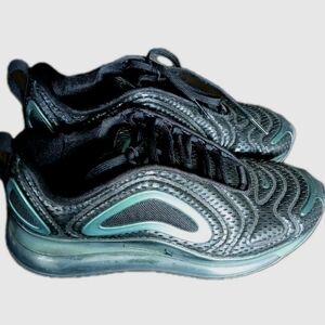 Nike Air Max 720 Throwback Future Black Green Iridescent Size 6.5 Women's